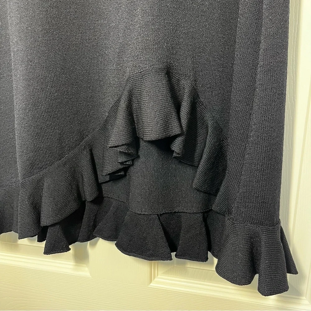 St John Collection Elegant Black Ruffle Skirt Size 2 - Picture 2 of 7